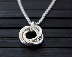 Minimalist Nest of Three Chainmaille Pendant Necklace - Femailler