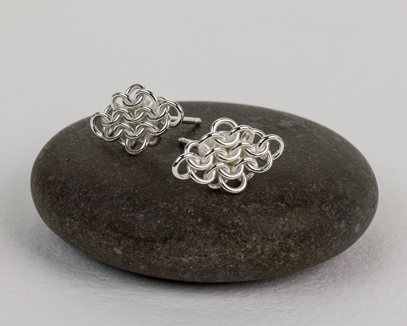 Rhombus Fused Chainmaille Post Earrings - Femailler